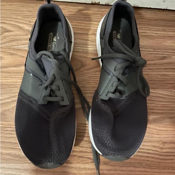 Shoes - Picture 4 of 4